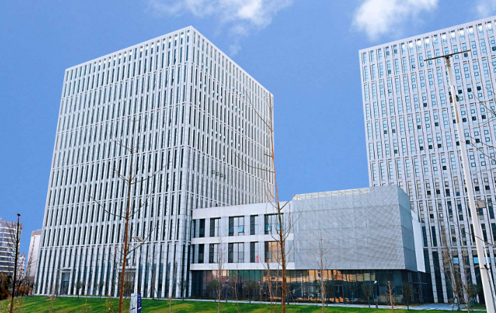 武汉市秋盛商贸有限公司居家百货与五金劳保产品线对比分析
